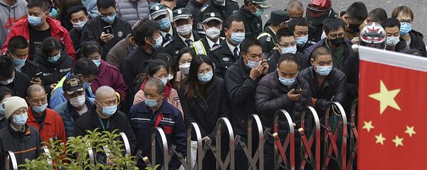 Массовое тестирование на COVID-19 в международном аэропорту в Шанхае - Sputnik Латвия