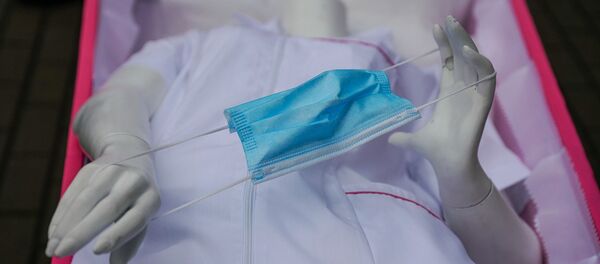 Акция протеста представителей индустрии красоты у кабинета министров против ограничений, связанных с пандемией COVID-19 - Sputnik Латвия