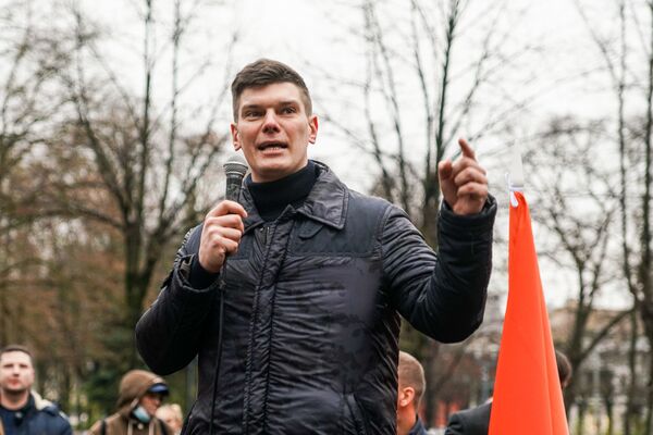 Вы люди или нет: протестующие у кабмина задали министрам неудобные вопросы - Sputnik Латвия