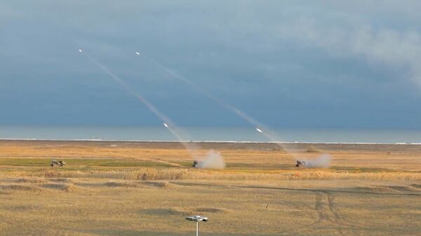 Наращивает вооружение, ведет себя нагло и агрессивно: в Крыму осадили НАТО Наращивает вооружение, ведет себя нагло и агрессивно: в Крыму осадили НАТО - Sputnik Латвия