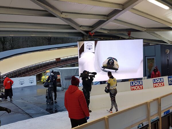 Дукурсы дома вне конкуренции: как прошел этап Кубка мира по скелетону в Сигулде - Sputnik Латвия