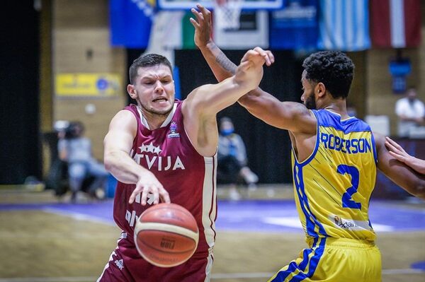 Уступив щит, Латвия проиграла боснийцам матч Уступив щит, Латвия проиграла боснийцам матч - Sputnik Латвия