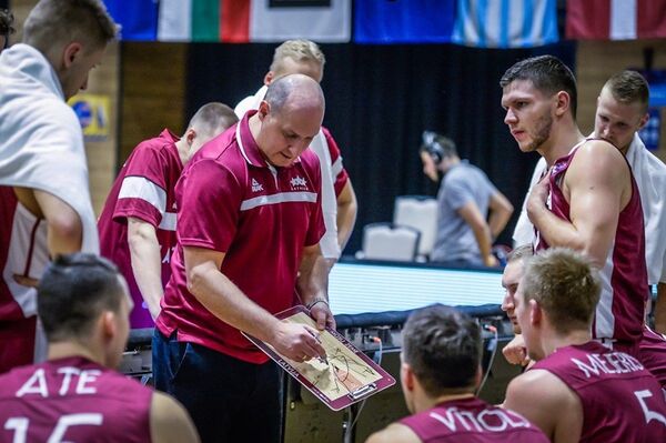 Уступив щит, Латвия проиграла боснийцам матч Уступив щит, Латвия проиграла боснийцам матч - Sputnik Латвия