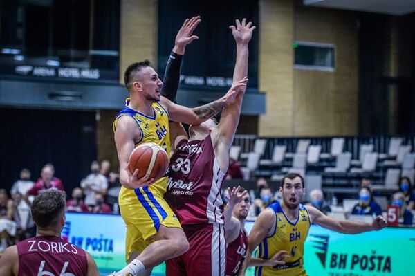 Уступив щит, Латвия проиграла боснийцам матч Уступив щит, Латвия проиграла боснийцам матч - Sputnik Латвия