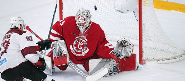 Денису Паршину не удается переиграть Илью Ежова - Sputnik Латвия