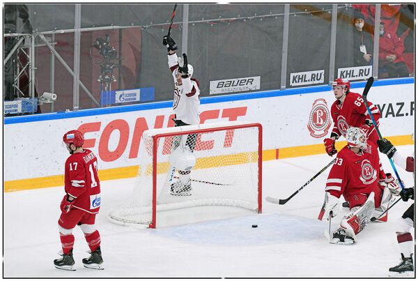 Даугавиньш приложил руку к победному голу в рижские ворота - Sputnik Латвия