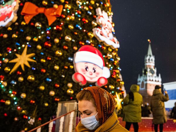 Новогодняя елка на Красной площади в Москве - Sputnik Латвия