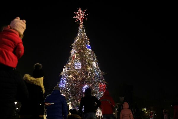 Рождественская ель в Софии, Болгария - Sputnik Латвия