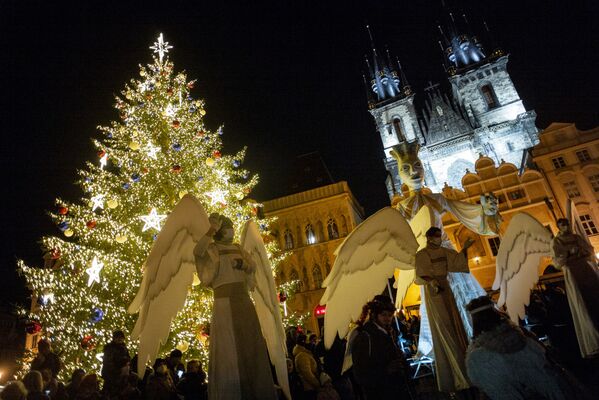 Костюмированное представление на Староместской площади в Праге, Чехия - Sputnik Латвия