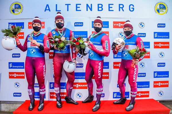 Во время второго этапа Кубка мира латвийские саночники дважды поднимались на подиум - Sputnik Латвия