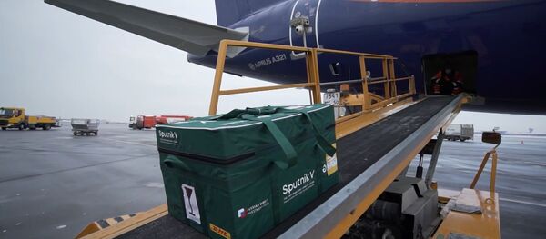 Сербия получила первую партию российской вакцины Спутник V Сербия получила первую партию российской вакцины Спутник V - Sputnik Латвия