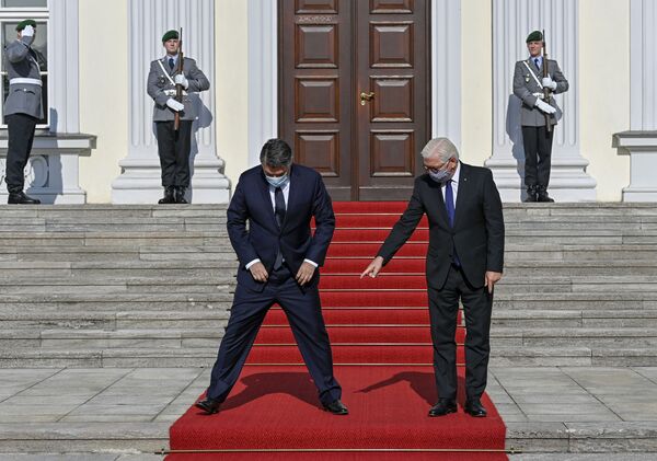 Президент ФРГ Франк-Вальтер Штайнмайер и президент Хорватии Зоран Миланович в Берлине  - Sputnik Латвия