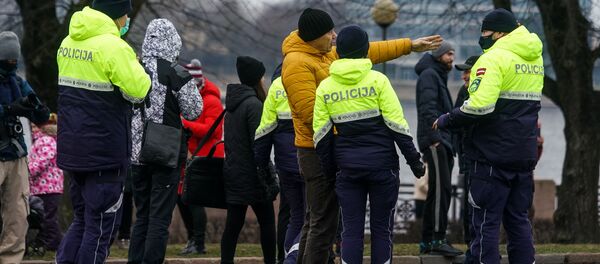 Акция протеста на набережной 11 Ноября в Риге.  - Sputnik Латвия