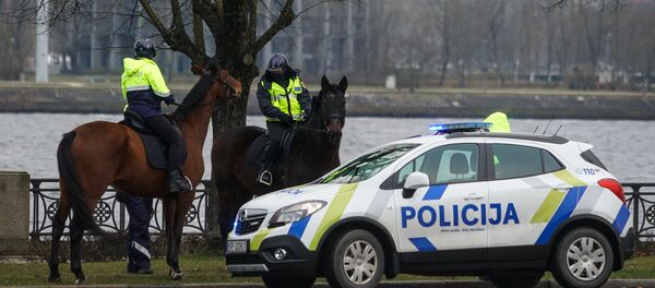 Акция протеста на набережной 11 ноября в Риге против ограничений в связи с пандемией COVID-19 Акция протеста на набережной 11 ноября в Риге против ограничений в связи с пандемией COVID-19 - Sputnik Латвия