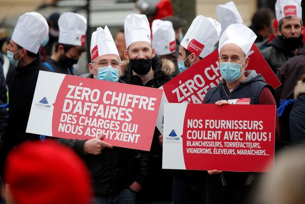 Люди ждут вакцину: как страны Европы собираются прививать своих жителей от COVID-19 - Sputnik Латвия