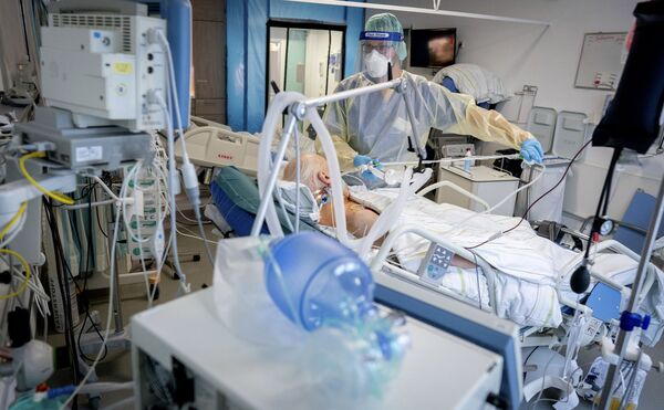 Люди ждут вакцину: как страны Европы собираются прививать своих жителей от COVID-19 - Sputnik Латвия