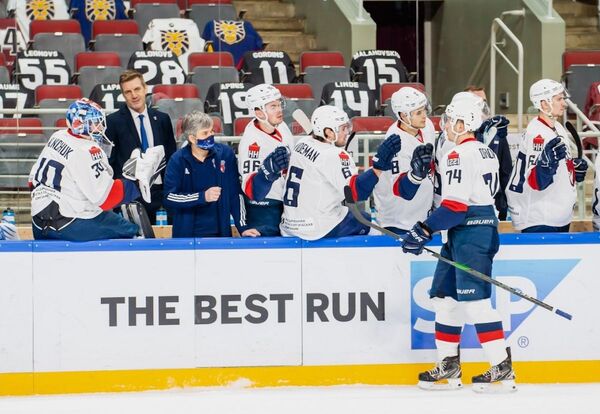 В матче с десятью голами динамовцы не угнались за Торпедо - Sputnik Латвия