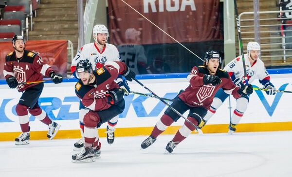 В матче с десятью голами динамовцы не угнались за Торпедо - Sputnik Латвия