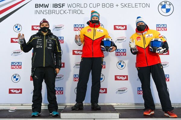 Киберманис в Иглсе дважды обошел Лохнера - Sputnik Латвия