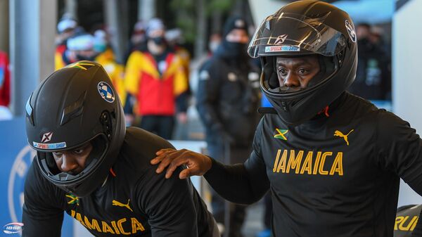 Киберманис в Иглсе дважды обошел Лохнера - Sputnik Латвия