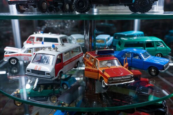 Тайна двух Буратино: в Риге открылся уникальный музей игрушек - Sputnik Латвия