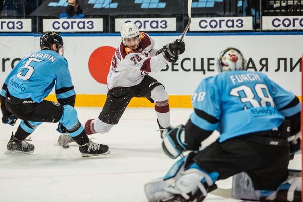 В поединке двух Динамо победу одержали минчане В поединке двух Динамо победу одержали минчане - Sputnik Латвия