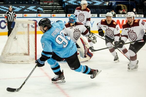 В поединке двух Динамо победу одержали минчане В поединке двух Динамо победу одержали минчане - Sputnik Латвия