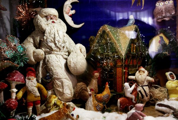 Елка и имперские амбиции: как переформатировали праздник в СССР - Sputnik Латвия