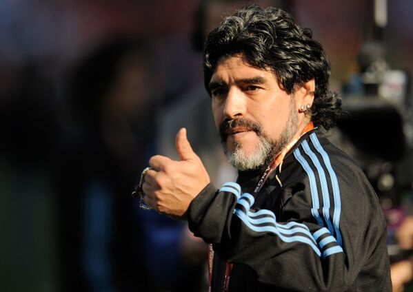 Argentīniešu futbolists un treneris Djego Maradona aizgājis viņsaulē 25. novembrī. Viņam bija 60 gadi - Sputnik Latvija