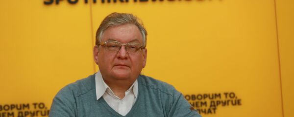 Доктор экономических наук, проректор Финансового университета при правительстве РФ Алексей Зубец - Sputnik Латвия