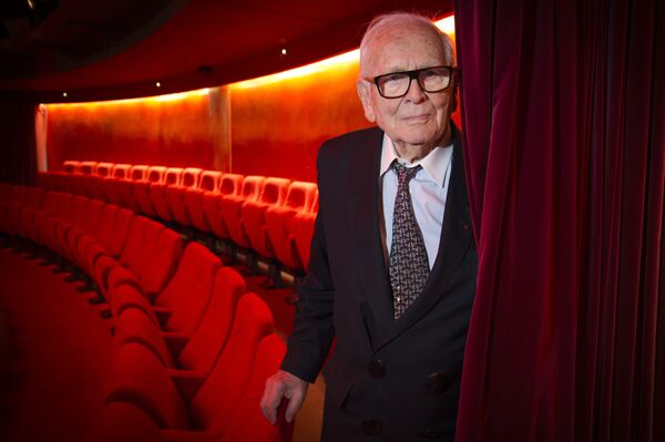 Ушла эпоха. В Париже скончался Пьер Карден Ушла эпоха. В Париже скончался Пьер Карден - Sputnik Латвия