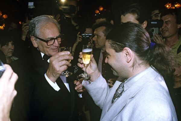 Ушла эпоха. В Париже скончался Пьер Карден Ушла эпоха. В Париже скончался Пьер Карден - Sputnik Латвия