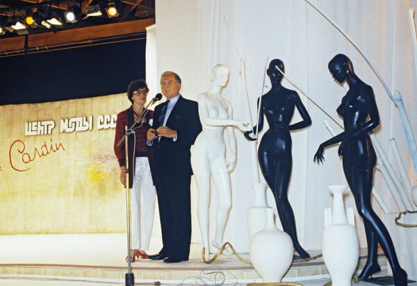 Ушла эпоха. В Париже скончался Пьер Карден Ушла эпоха. В Париже скончался Пьер Карден - Sputnik Латвия