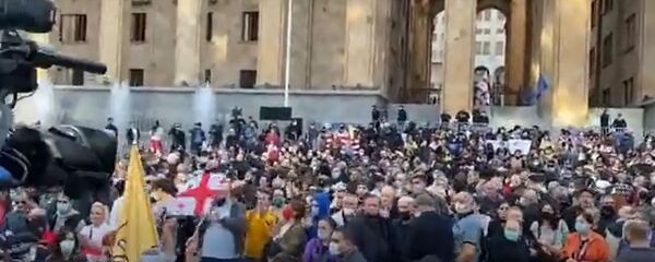 Грузия взбунтовалась после выборов: оппозиция в Тбилиси требует повторного голосования Грузия взбунтовалась после выборов: оппозиция в Тбилиси требует повторного голосования - Sputnik Latvija