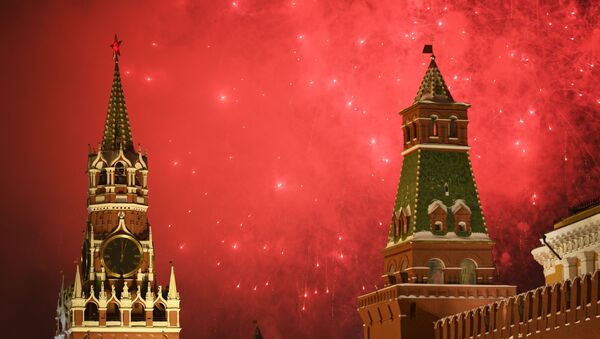 Кремлевские куранты в новогоднюю ночь - Sputnik Латвия