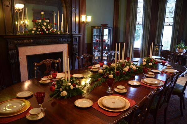 Новогодний стол 2021: какие блюда и сервировка на год Быка Новогодний стол 2021: какие блюда и сервировка на год Быка - Sputnik Латвия