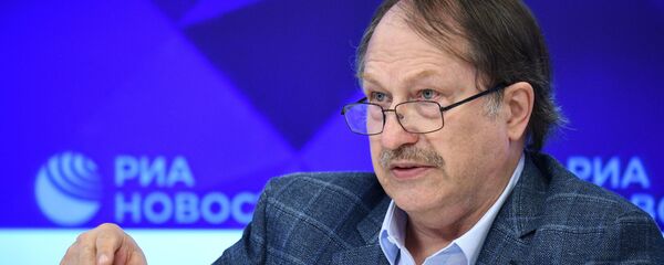 Председатель экспертного совета Российско-китайского комитета дружбы, мира и развития, китаевед Юрий Тавровский - Sputnik Latvija
