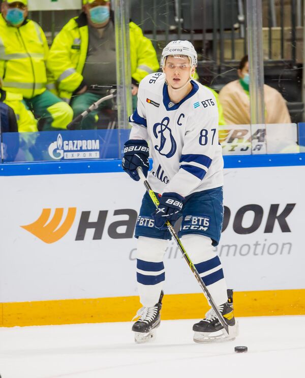 Братский хет-трик Букартсов помогает Динамо (Рига) начать год с победы - Sputnik Латвия