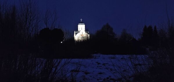 Церковь Николы на Липне, которую посетил президент РФ Владимир Путин во время Рождественского богослужения - Sputnik Латвия