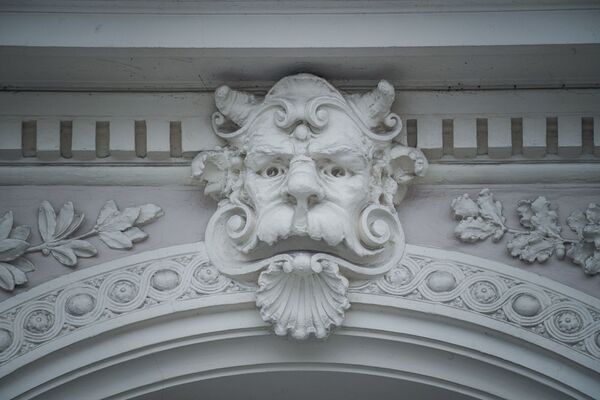 Муза Булгакова вернулась в Ригу: в столице открыли памятную доску жене великого писателя - Sputnik Латвия