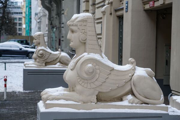 Муза Булгакова вернулась в Ригу: в столице открыли памятную доску жене великого писателя - Sputnik Латвия