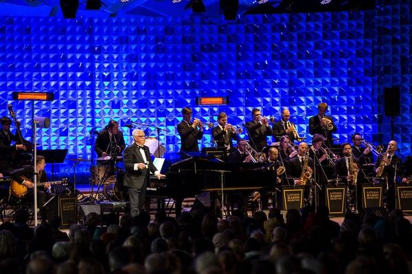 Марафон маэстро: неделя пройдет под знаком Раймонда Паулса - Sputnik Латвия