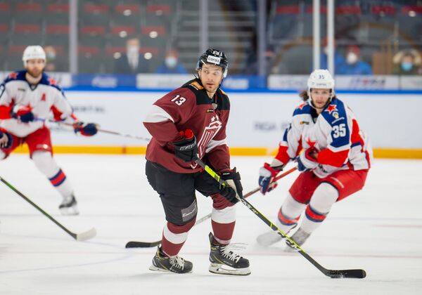 Против ЦСКА рижане играли плохо, Скудра даже убрал капитана Против ЦСКА рижане играли плохо, Скудра даже убрал капитана - Sputnik Латвия