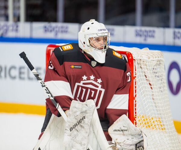 Против ЦСКА рижане играли плохо, Скудра даже убрал капитана Против ЦСКА рижане играли плохо, Скудра даже убрал капитана - Sputnik Латвия