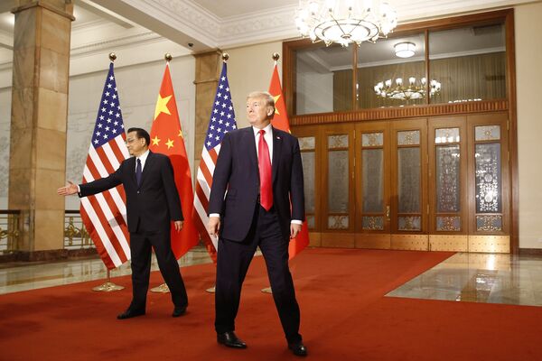 ASV prezidents Donalds Tramps un Ķīnas premjerministrs Li Kecjans - Sputnik Latvija