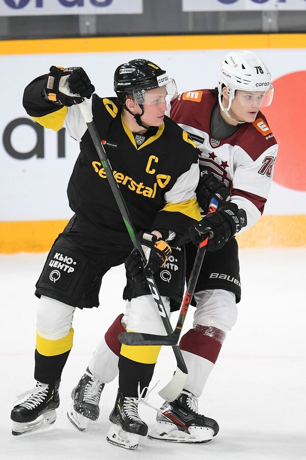 Хоккеисты Динамо (Рига) забили первый гол в меньшинстве, но все равно проиграли - Sputnik Латвия