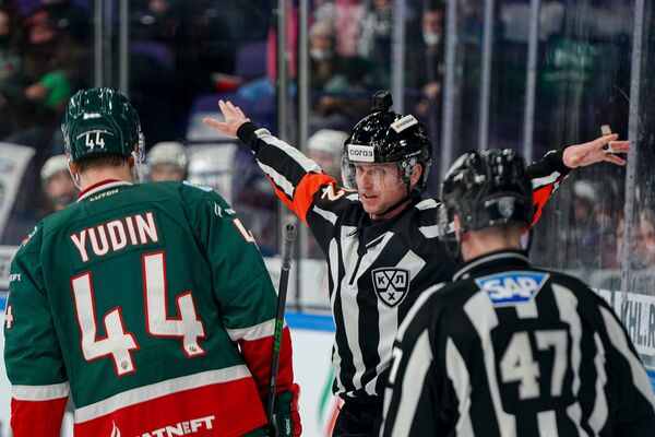 Без Дарзиньша и Букартса рижане сенсационно обыграли лидера чемпионата КХЛ - Sputnik Латвия