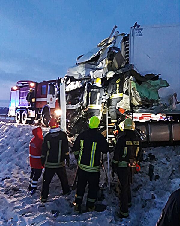 Граждане Латвии и России погибли в дорожной аварии в Литве - Sputnik Латвия