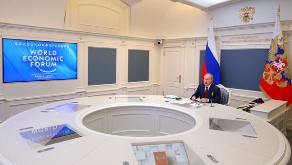 Президент РФ Владимир Путин участвует в сессии Всемирного экономического форума в Давосе в режиме видеоконференции - Sputnik Latvija