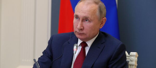 Президент РФ Владимир Путин участвует в сессии Всемирного экономического форума в Давосе в режиме видеоконференции Президент РФ Владимир Путин участвует в сессии Всемирного экономического форума в Давосе в режиме видеоконференции - Sputnik Latvija